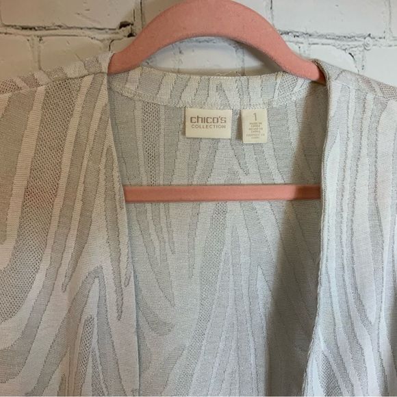 Chico’s Metallic Animal Print Cardigan Chico’s Size 1 or US Size 8 - Picture 2 of 4